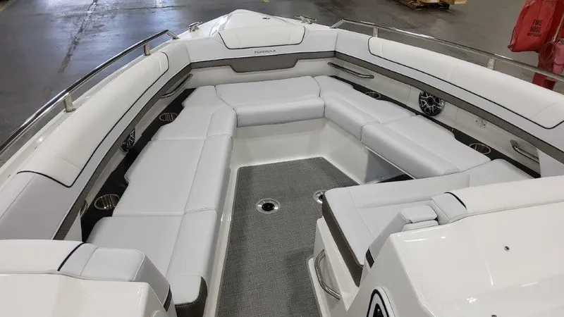 Slide: The Image of Formula 330 Crossover Bowrider I/O 2022 - 51