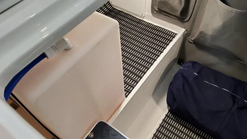 Slide: The Image of Formula 330 Crossover Bowrider I/O 2022 - 59