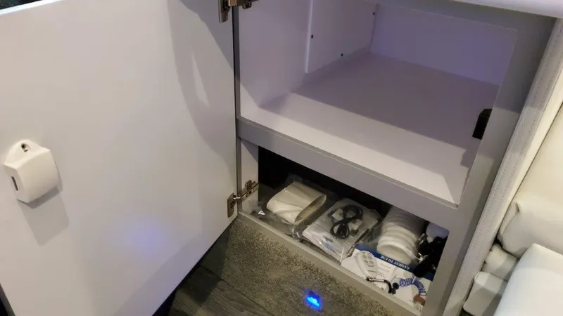 Slide: The Image of Formula 330 Crossover Bowrider I/O 2022 - 68