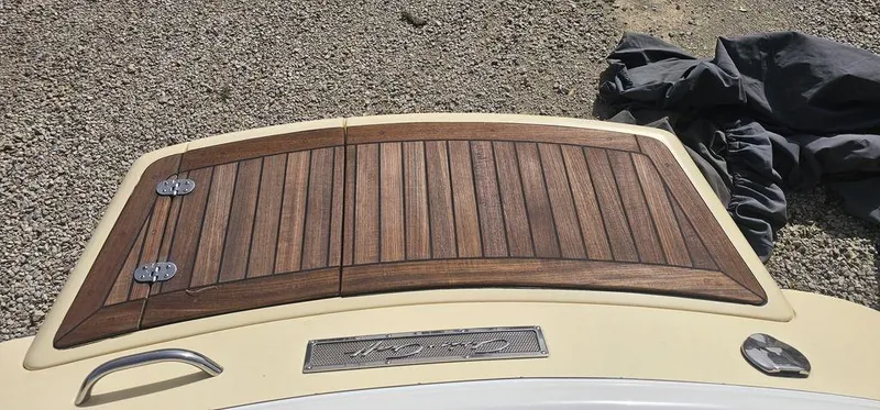 Slide: The Image of 2007 Chris-Craft Launch 22 boat with wooden deck detail. - 23