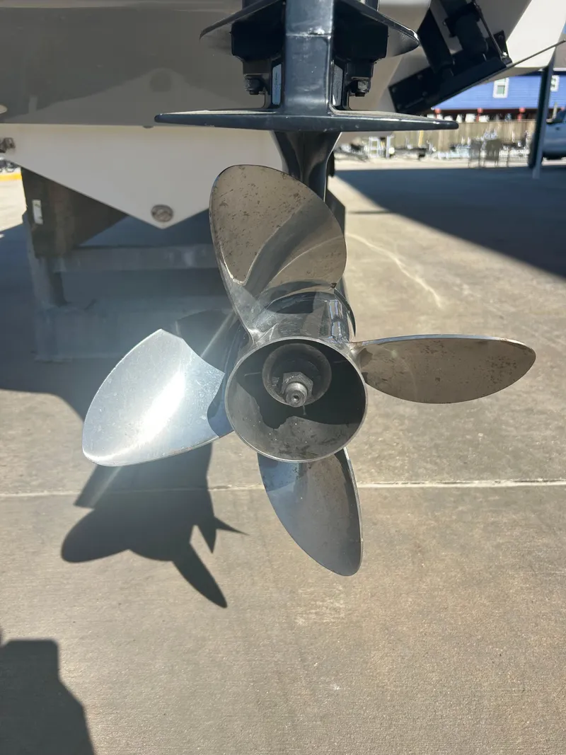 Slide: The Image of Propeller of 2009 Concept 30 SD boat, close-up view. - 20