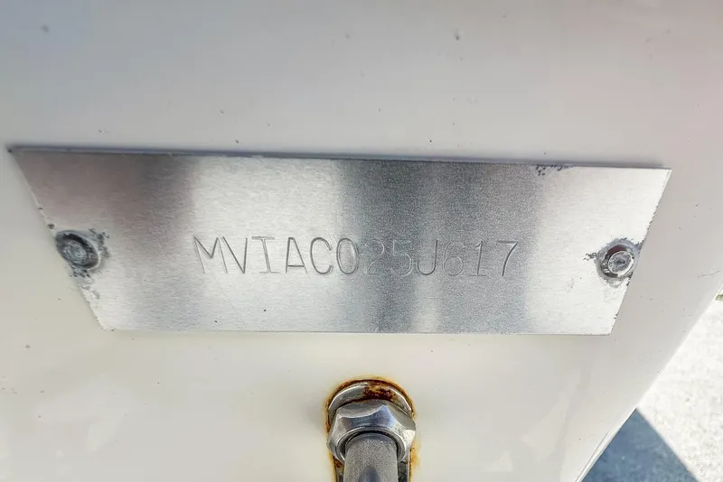 Slide: The Image of Hull identification number on 2017 Pathfinder 2600 TRS boat, engraved on metal plate. - 30