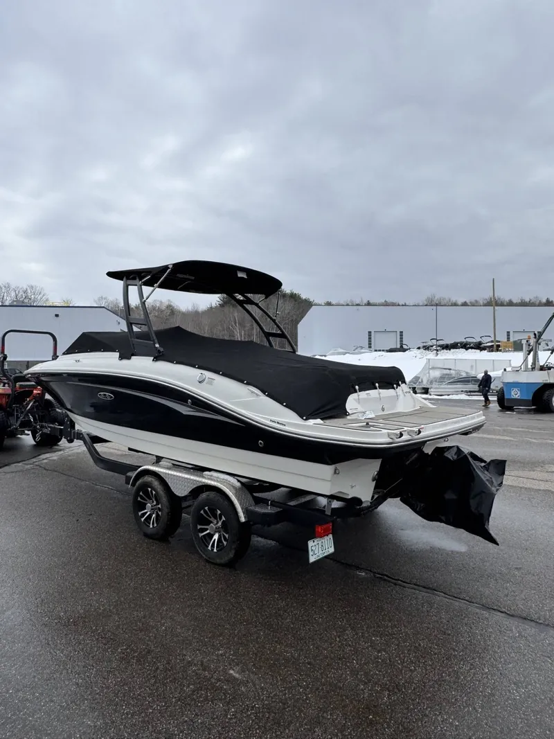 Slide: The Image of Sea Ray SPX 210 2023 - 3