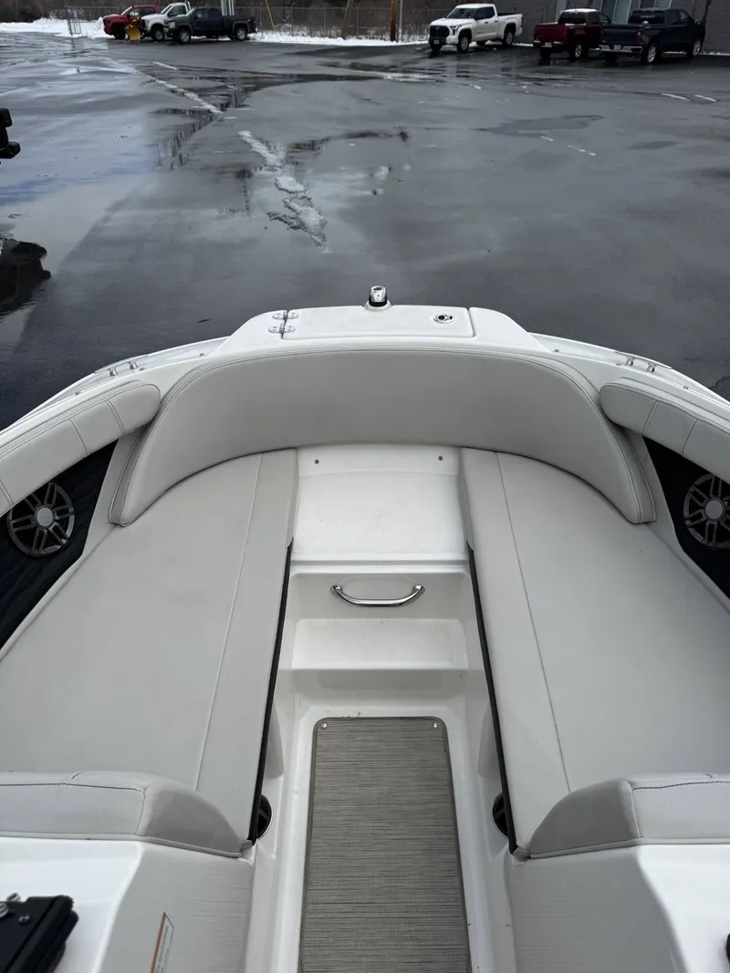 Slide: The Image of Sea Ray SPX 210 2023 - 7
