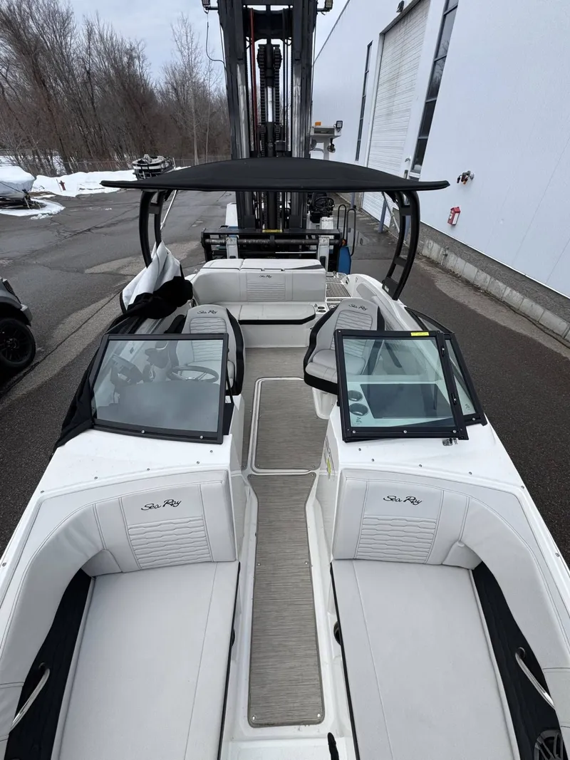 Slide: The Image of Sea Ray SPX 210 2023 - 8