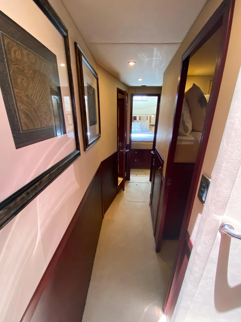 Slide: The Image of Sea Ray 580 Sedan Bridge 2006 - 54