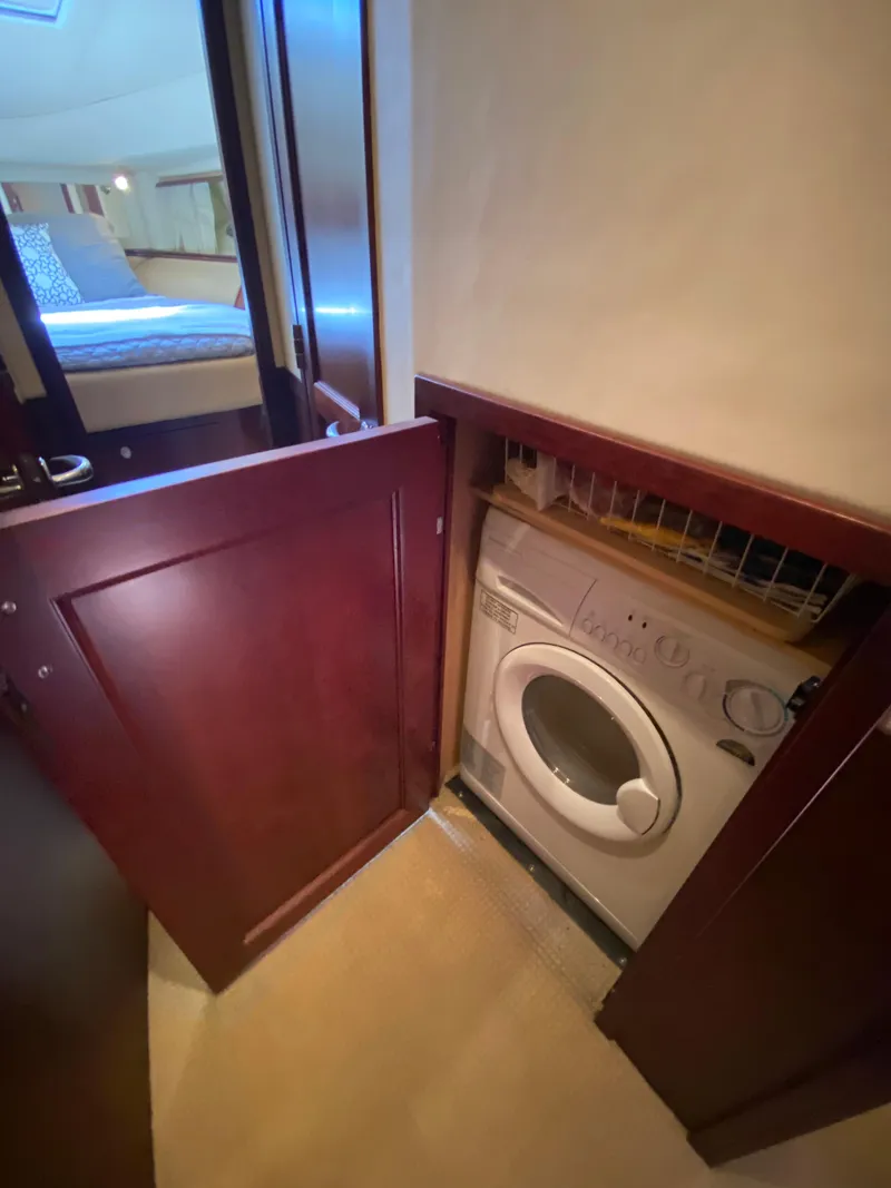 Slide: The Image of Sea Ray 580 Sedan Bridge 2006 - 59