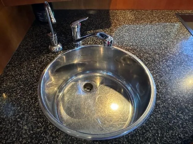 Slide: The Image of Carver 410 Sport Sedan 2003 - 52