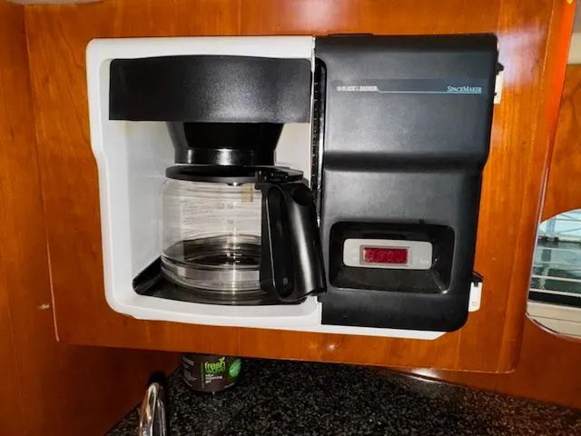 Slide: The Image of Carver 410 Sport Sedan 2003 - 53