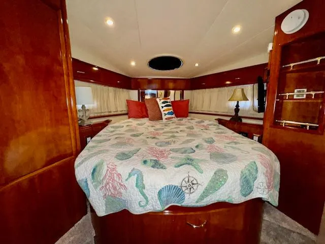 Slide: The Image of Carver 410 Sport Sedan 2003 - 62