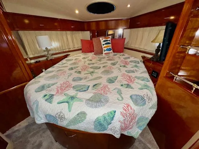 Slide: The Image of Carver 410 Sport Sedan 2003 - 63