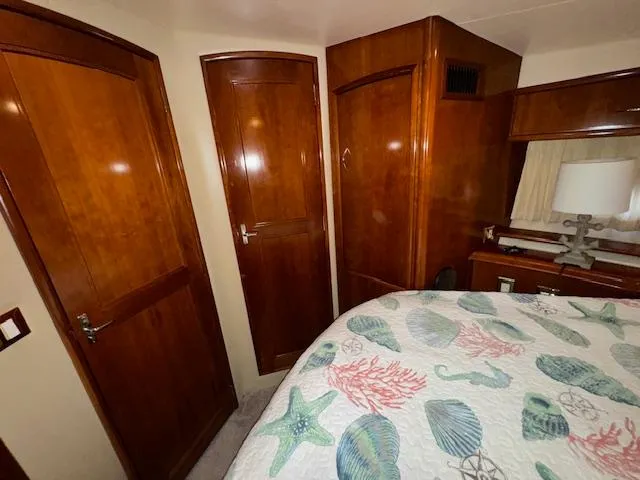 Slide: The Image of Carver 410 Sport Sedan 2003 - 71