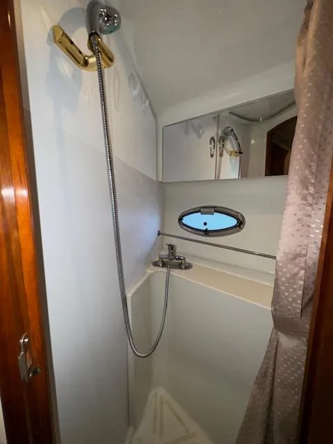 Slide: The Image of Carver 410 Sport Sedan 2003 - 73