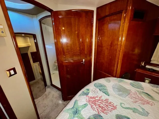 Slide: The Image of Carver 410 Sport Sedan 2003 - 74