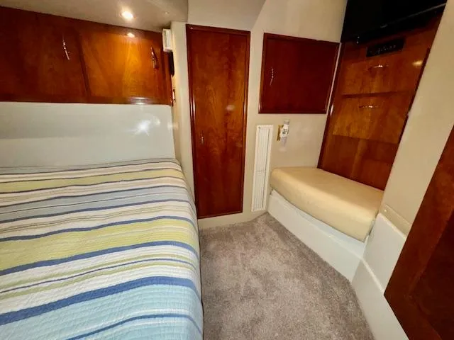 Slide: The Image of Carver 410 Sport Sedan 2003 - 81