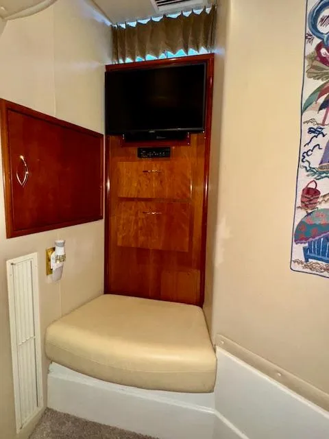 Slide: The Image of Carver 410 Sport Sedan 2003 - 84