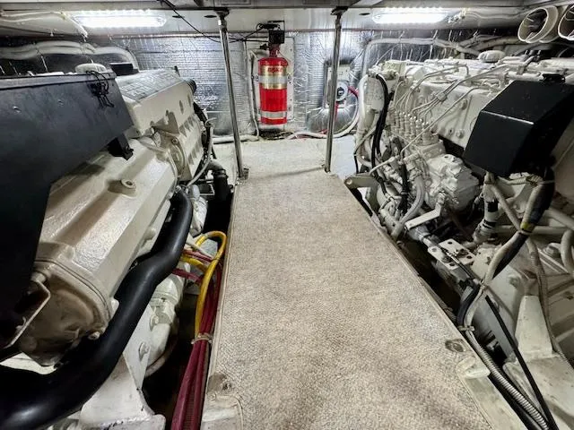 Slide: The Image of Carver 410 Sport Sedan 2003 - 91