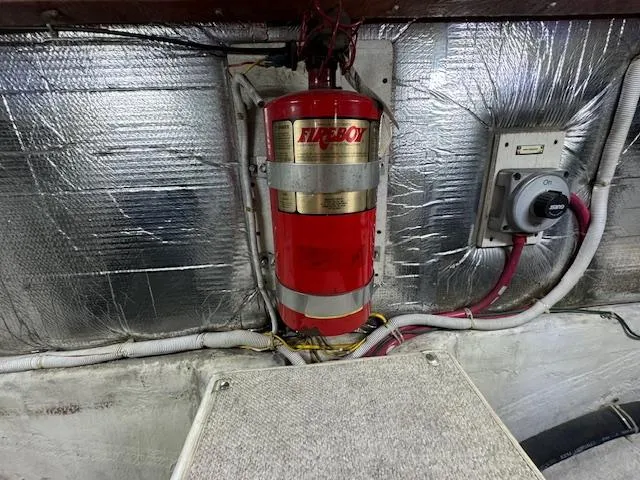 Slide: The Image of Carver 410 Sport Sedan 2003 - 96