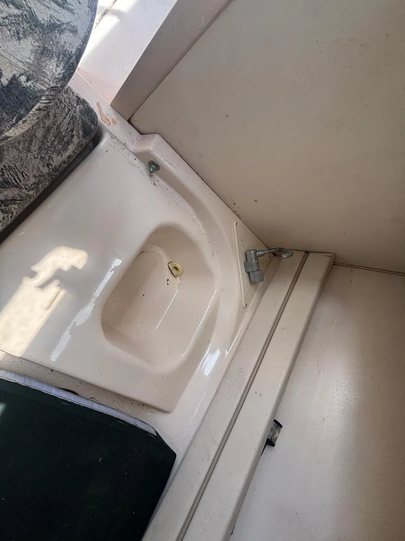 Slide: The Image of Grady-White 228 Seafarer 2000 - 51