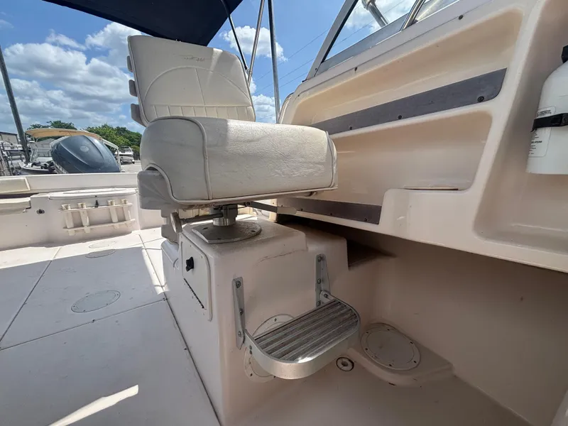 Slide: The Image of Grady-White 228 Seafarer 2000 - 52