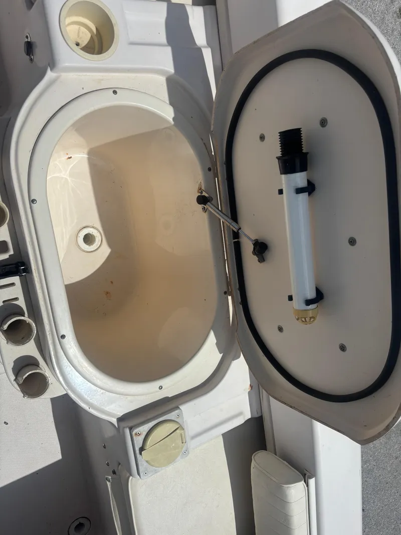 Slide: The Image of Grady-White 228 Seafarer 2000 - 55