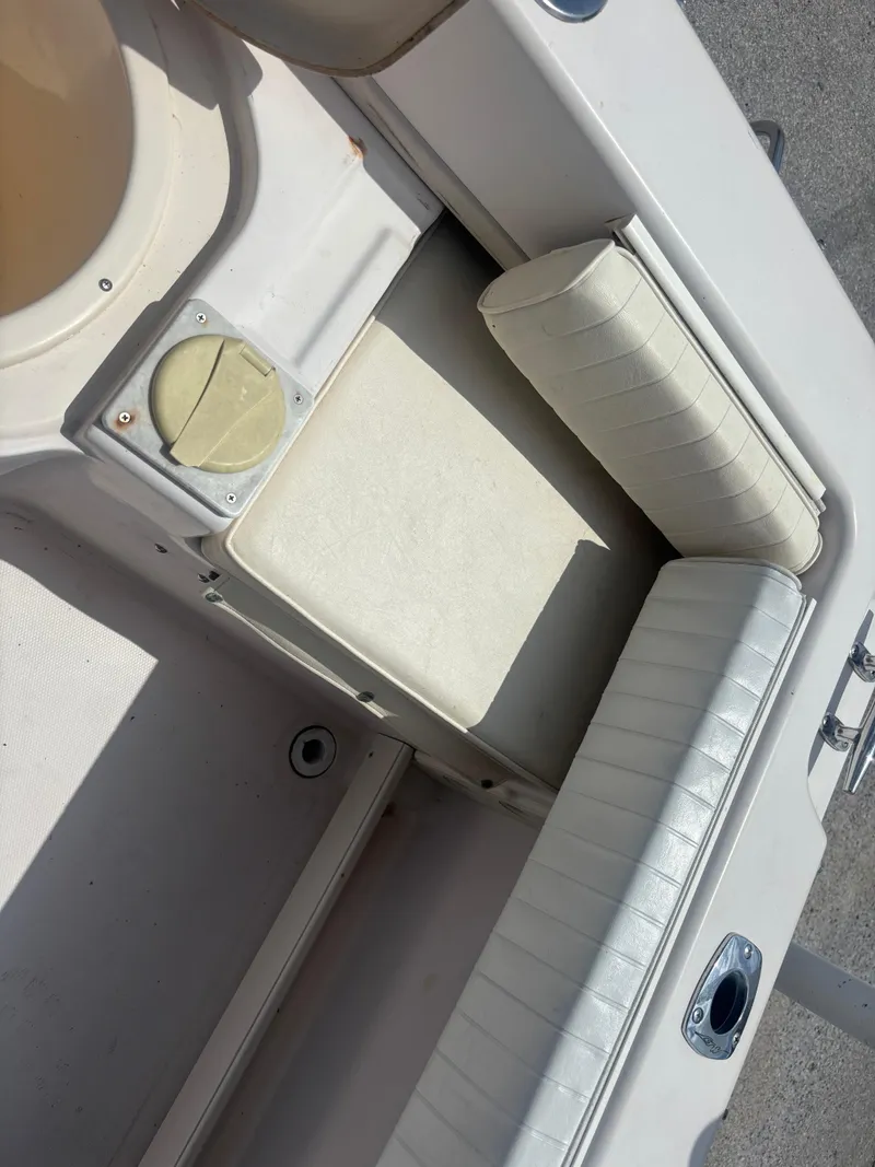 Slide: The Image of Grady-White 228 Seafarer 2000 - 56