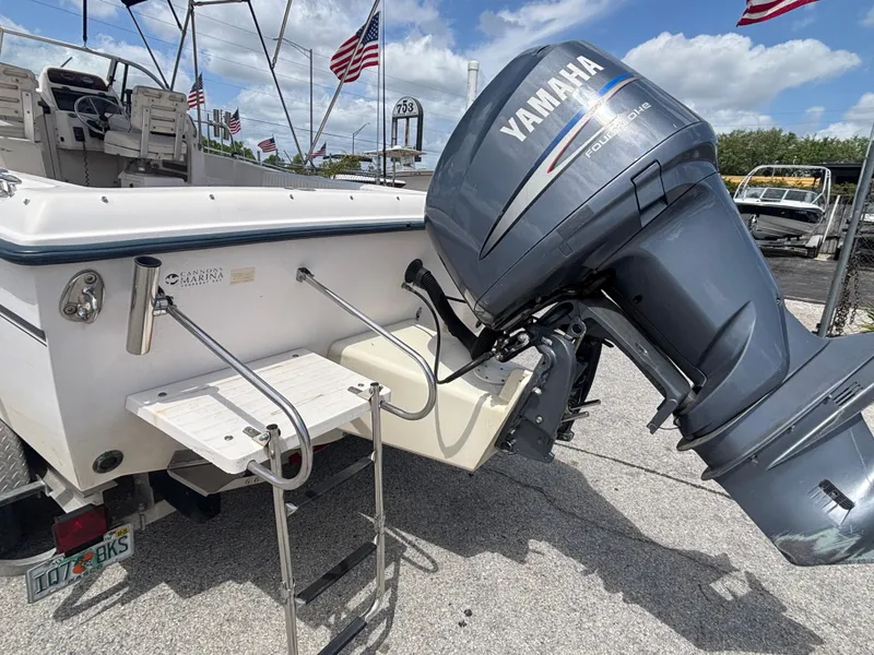 Slide: The Image of Grady-White 228 Seafarer 2000 - 59