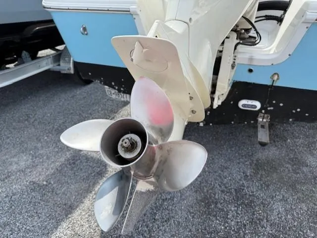 Slide: The Image of Propeller of 2018 Sea Pro 239 Center Console boat on display. - 5