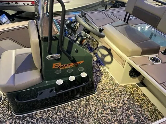 Slide: The Image of Mako 18 Pro Skiff Backwater Edition 2025 - 80