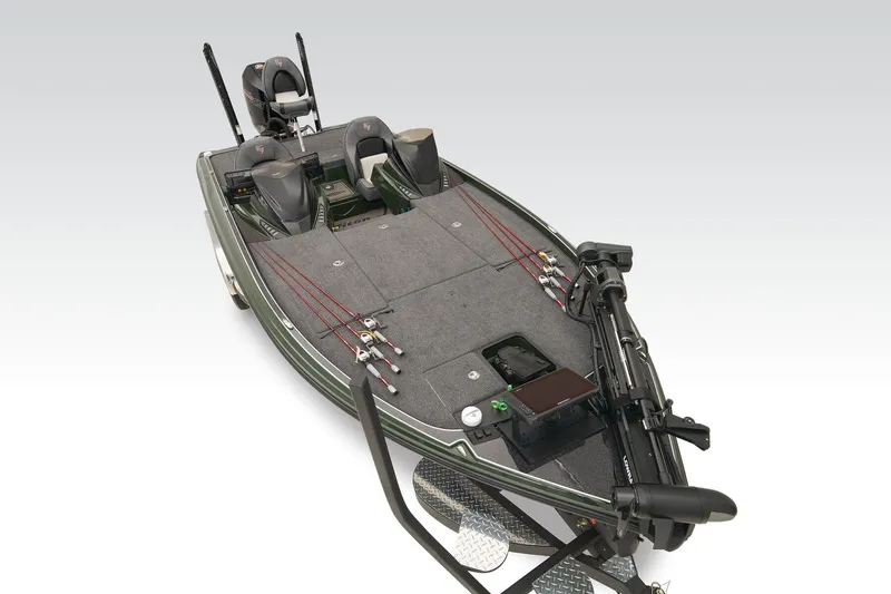 Slide: The Image of Triton 20XP Patriot 2025 - 11