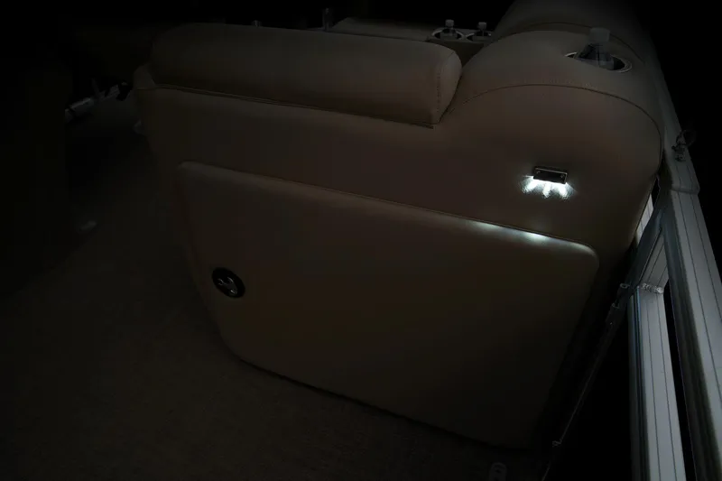 Slide: The Image of Sun Tracker SportFish 20 DLX 2025 - 67