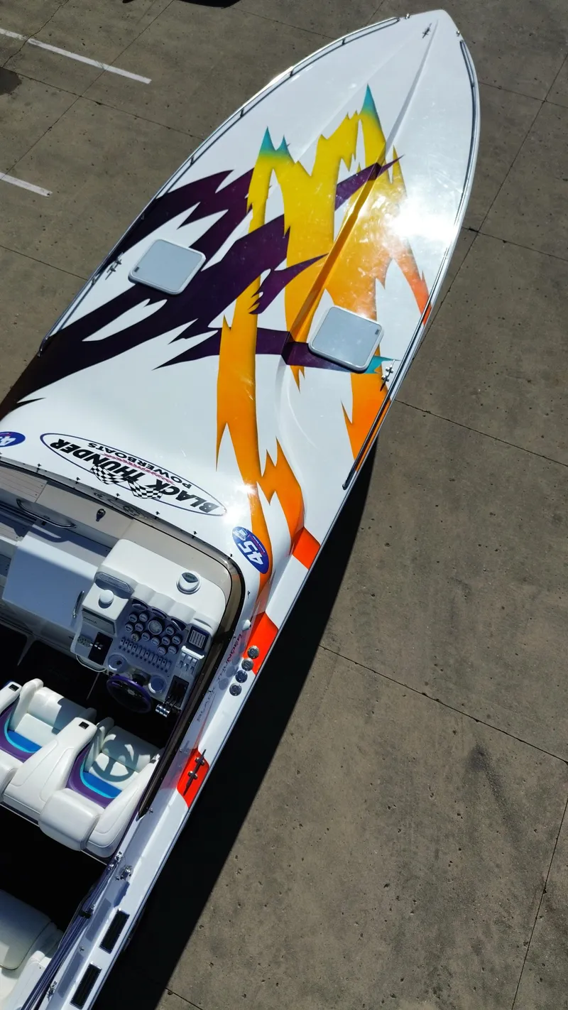 Slide: The Image of Black Thunder 43 GT Flat Deck 2001 - 101