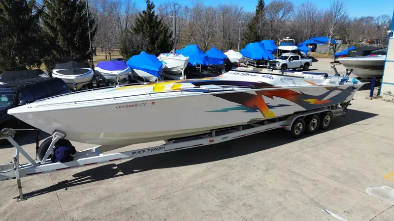 Slide: The Image of Black Thunder 43 GT Flat Deck 2001 - 112