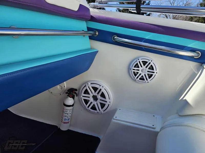 Slide: The Image of Black Thunder 43 GT Flat Deck 2001 - 69