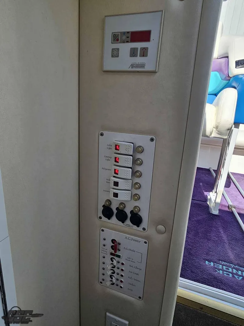 Slide: The Image of Black Thunder 43 GT Flat Deck 2001 - 88