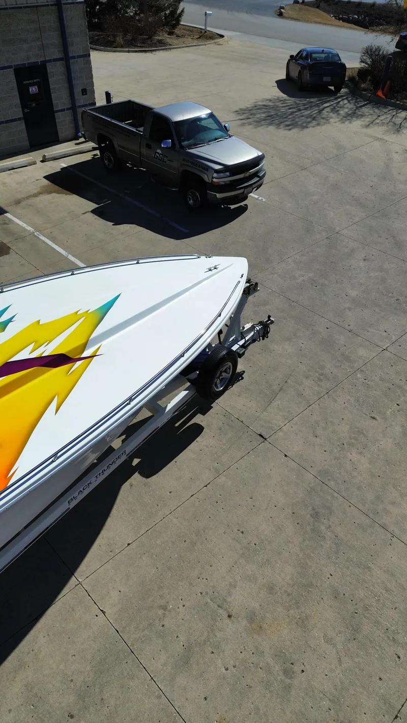 Slide: The Image of Black Thunder 43 GT Flat Deck 2001 - 98