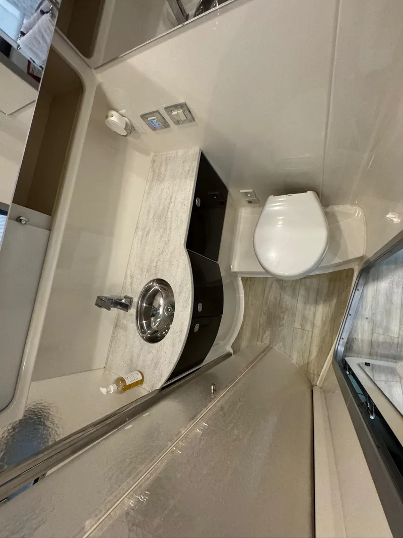 Slide: The Image of Formula 40 Performance Cruiser 2018 - 33