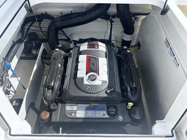 Slide: The Image of Bayliner VR5 Bowrider 2021 - 22