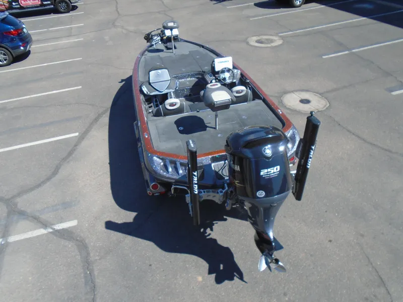 Slide: The Image of 2015 Ranger Z521 Comanche boat in parking lot, aerial view. - 4