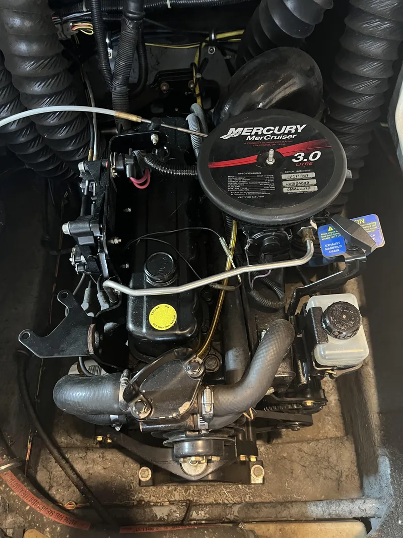 Slide: The Image of Bayliner 185 2004 - 7