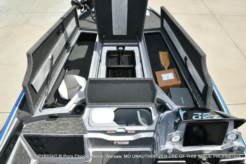 Slide: The Image of Nitro Z20 XL Garmin Pro Pack 2025 - 10