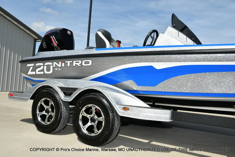 Slide: The Image of Nitro Z20 XL Garmin Pro Pack 2025 - 16