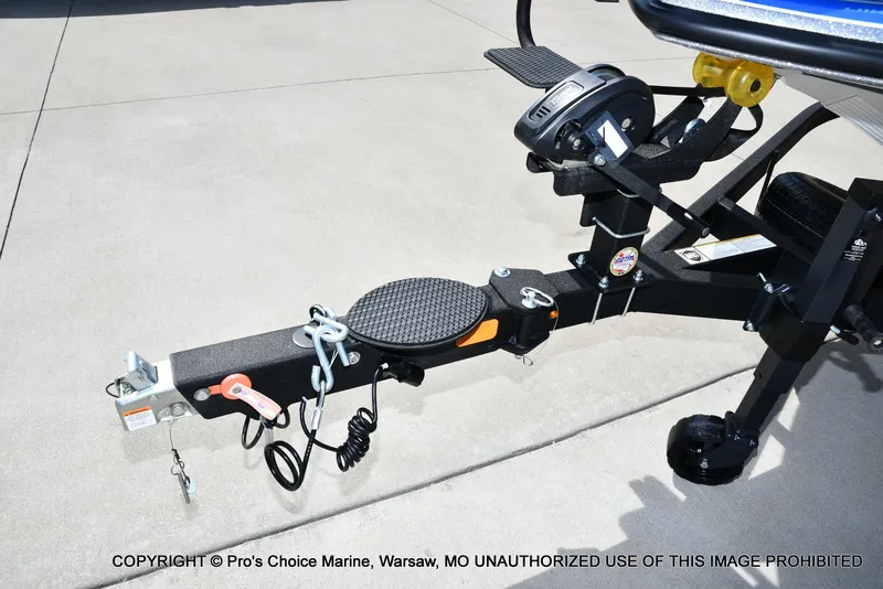 Slide: The Image of Nitro Z20 XL Garmin Pro Pack 2025 - 30