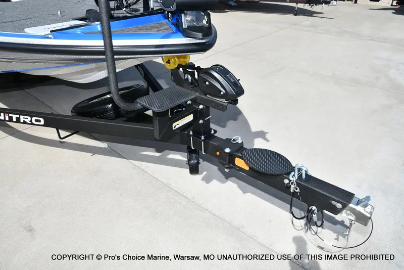 Slide: The Image of Nitro Z20 XL Garmin Pro Pack 2025 - 31