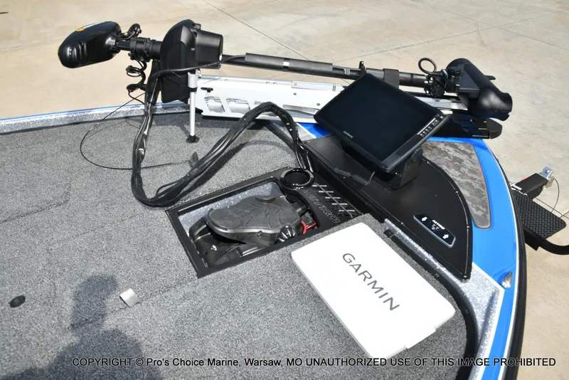 Slide: The Image of Nitro Z20 XL Garmin Pro Pack 2025 - 32