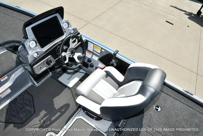 Slide: The Image of Nitro Z20 XL Garmin Pro Pack 2025 - 40