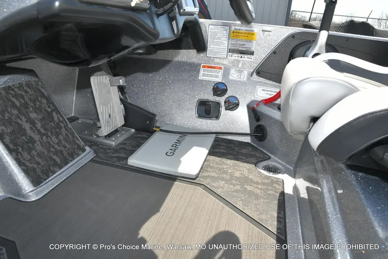 Slide: The Image of Nitro Z20 XL Garmin Pro Pack 2025 - 43