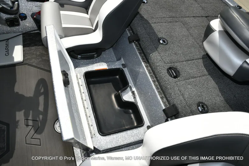 Slide: The Image of Nitro Z20 XL Garmin Pro Pack 2025 - 55