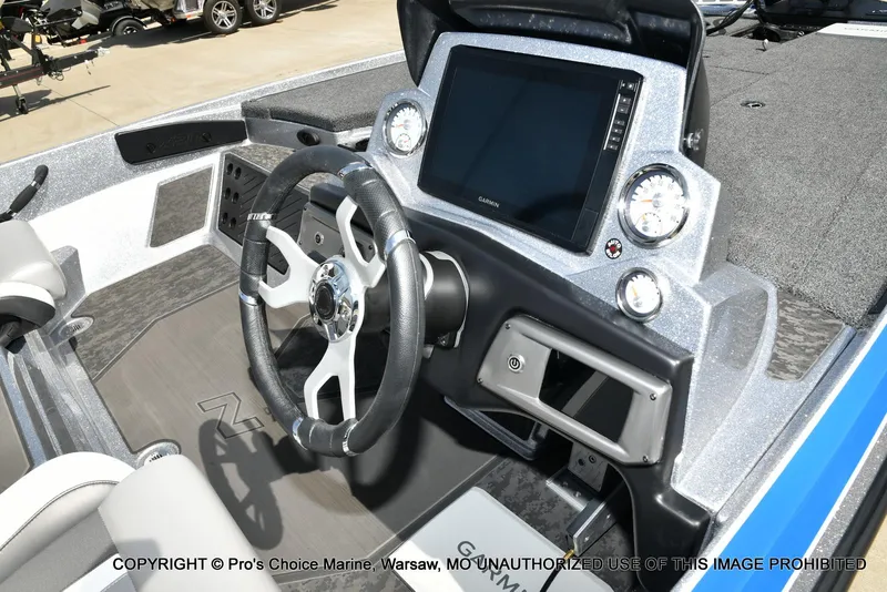 Slide: The Image of Nitro Z20 XL Garmin Pro Pack 2025 - 6