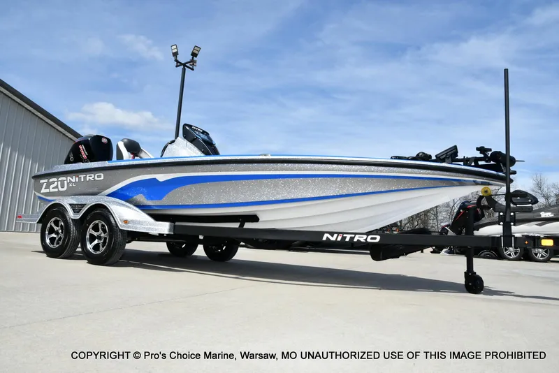 Slide: The Image of Nitro Z20 XL Garmin Pro Pack 2025 - 82